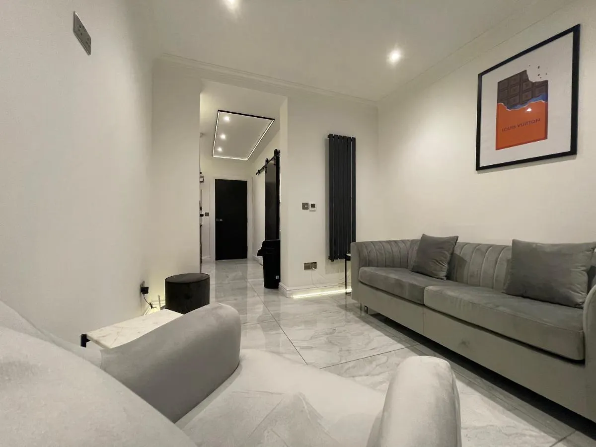 Luxury Apartment Edinburgh Centre With Steam Room 0*,