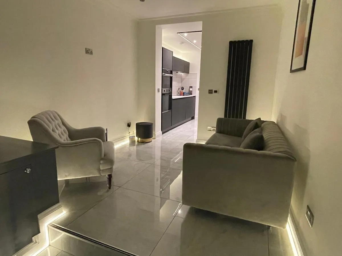 Luxury Apartment Edinburgh Centre With Steam Room
